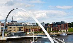 設計驚人的人行天橋（一）